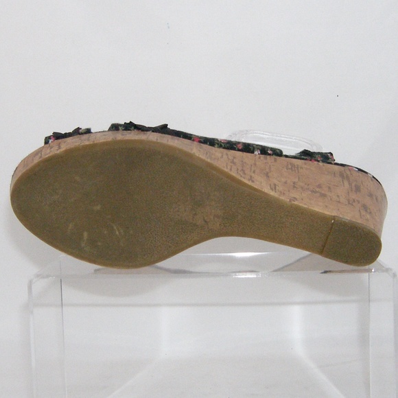 Soda 'Tiffy' floral ruffle buckle slingbacks 8.5 - Picture 3 of 8